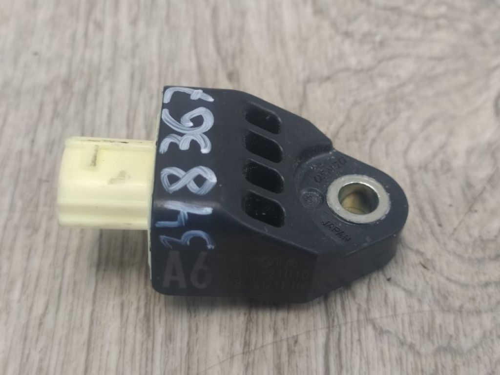 89831-21010 | Датчик удару LEXUS CT200 11-17