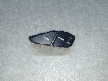 Кнопки на руль прав. HYUNDAI ELANTRA MD 10-15