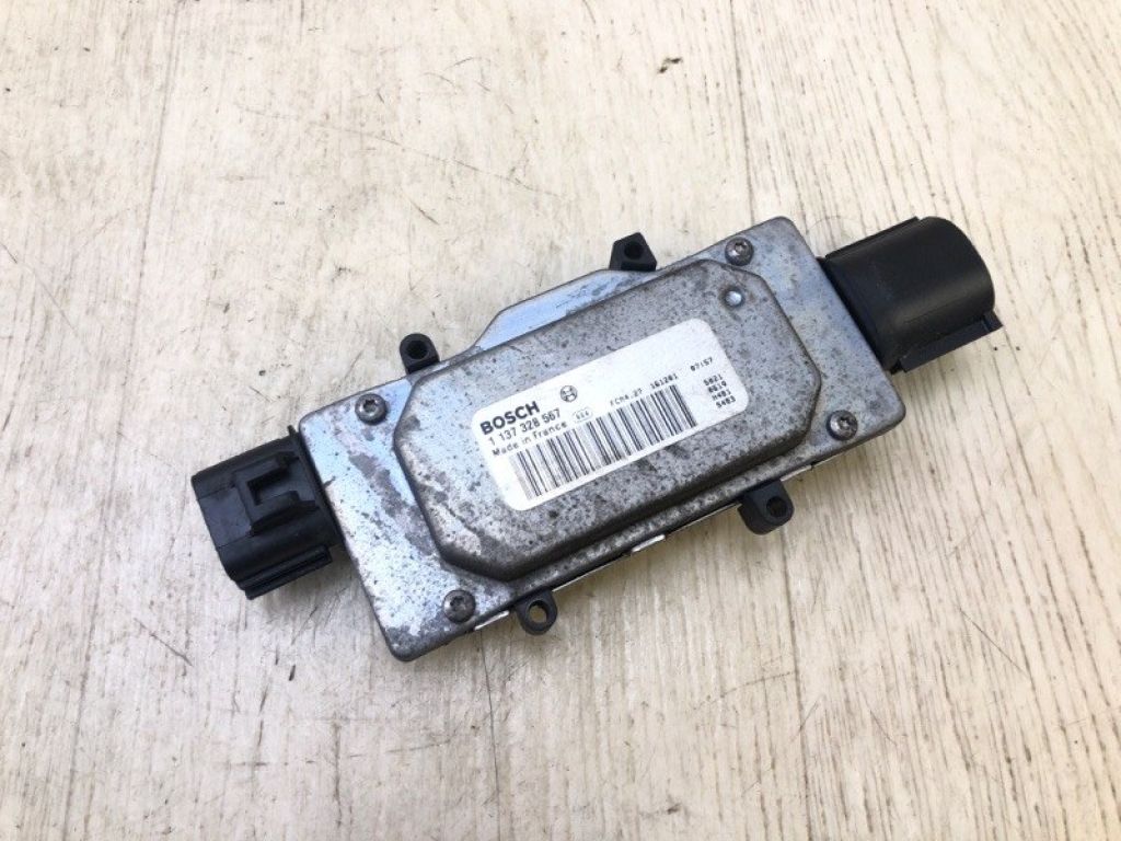 1137328567 | Блок управления вентилятором радиатора FORD FOCUS 10-18