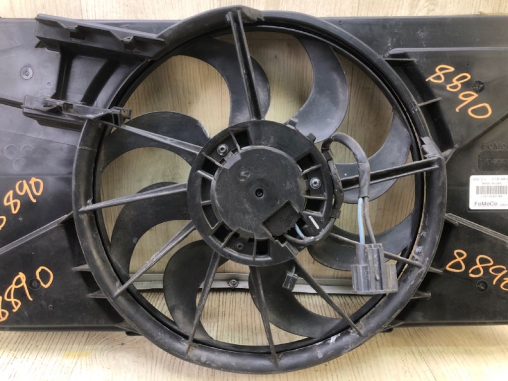 CV61-8C607-BA | Диффузор вентилятора основного радиатора FORD FOCUS 10-18 - Фото 3