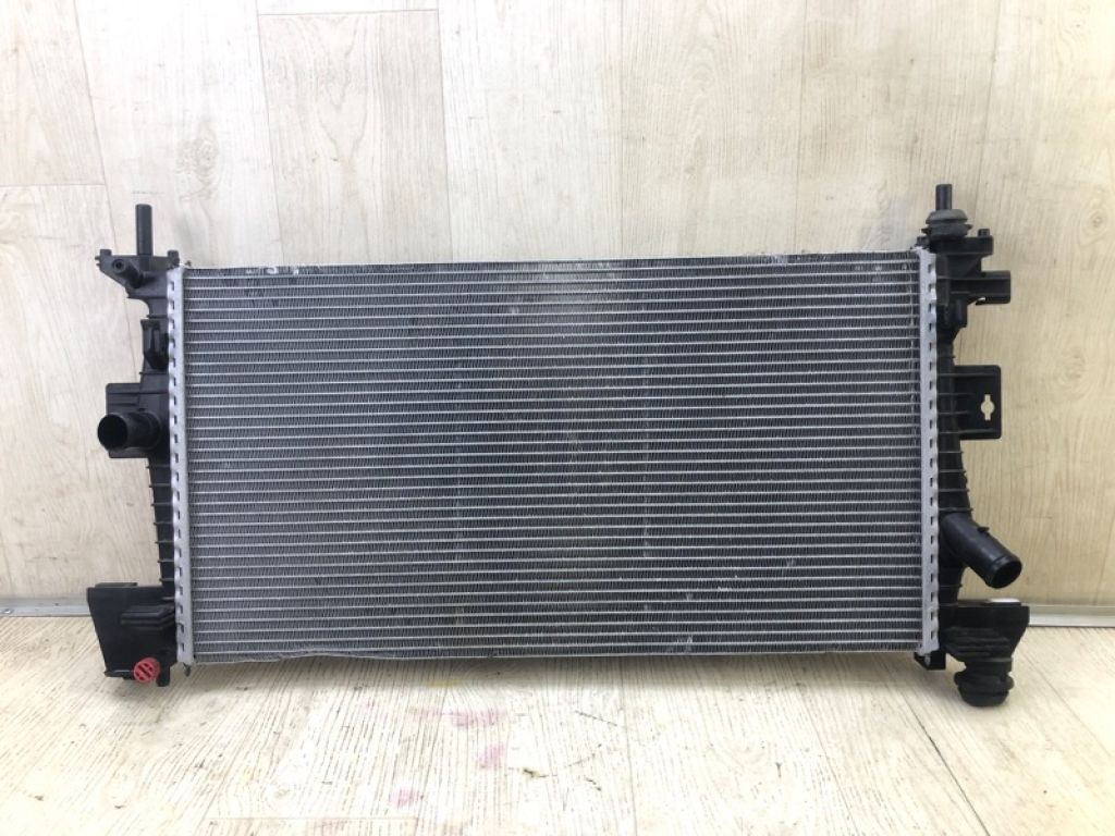 CV6Z-8005-A | Радіатор основний FORD FOCUS 10-18