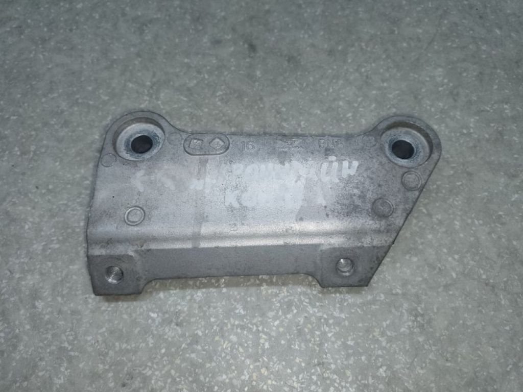 38930-PNA-000 | Кронштейн компресора кондиціонера HONDA ACCORD CU8 08-13