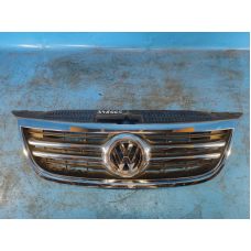 Решітка радіатора VOLKSWAGEN TIGUAN 08-17