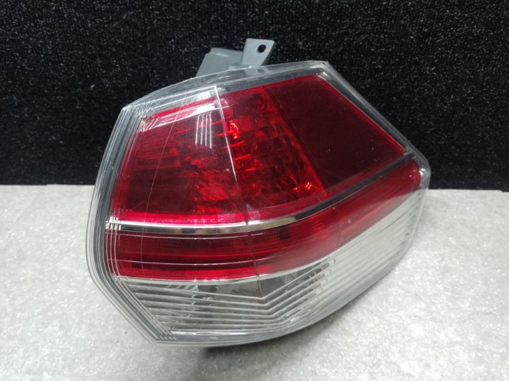 26550-4BA0A | Фонарь наружный прав. NISSAN X-TRAIL/ROGUE T32 13-20
