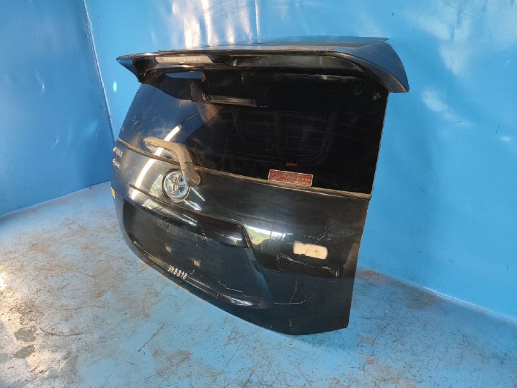 6700552F60 | Кришка багажника TOYOTA PRIUS C/AQUA 11-14 - Фото 2