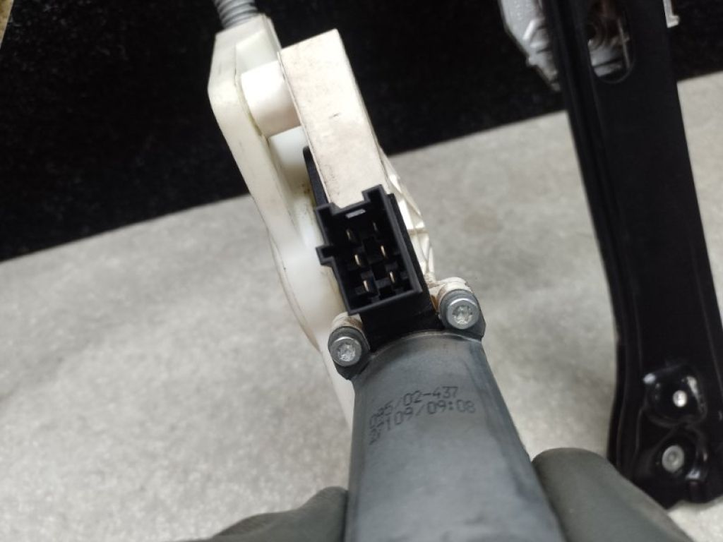 A 221 720 01 46 | Склопідйомник передн. лів. MERCEDES S-CLASS W221 06-13 - Фото 3