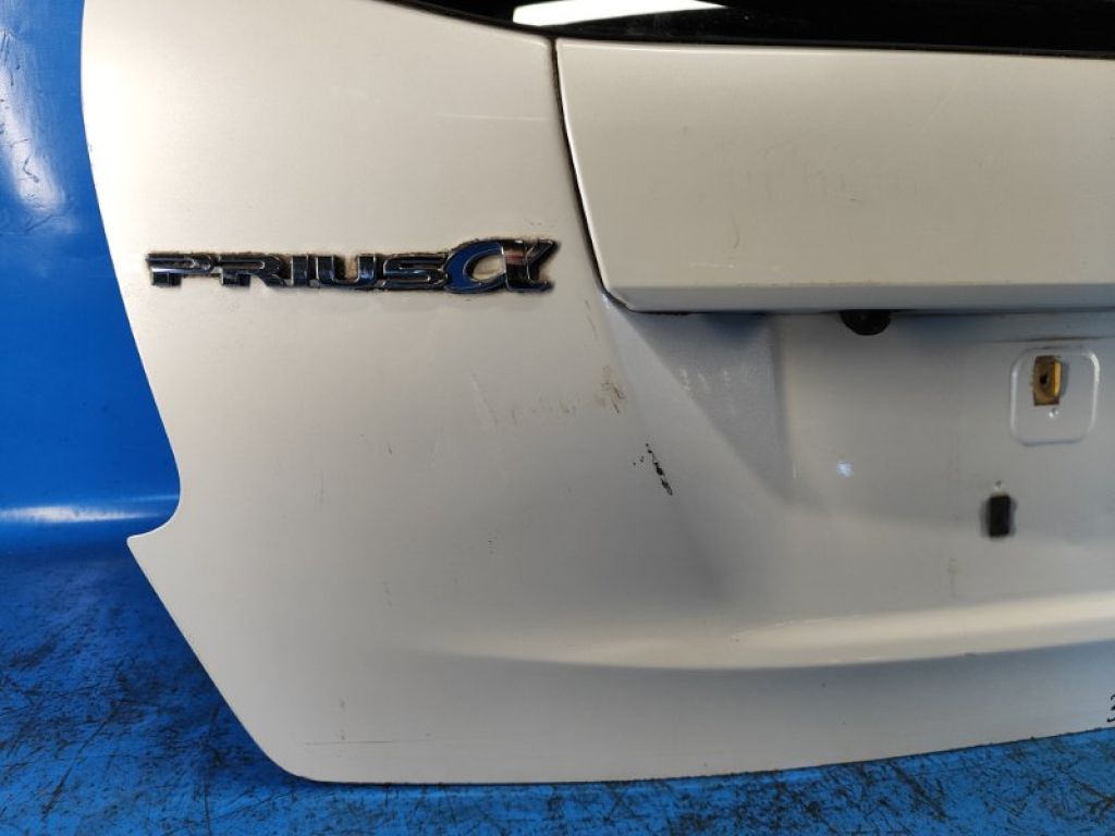 67005-47330 | Крышка багажника TOYOTA PRIUS PLUS 11-14 - Фото 4