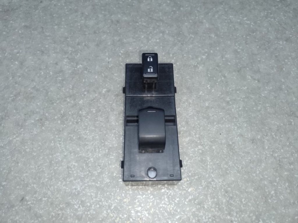 25411-EL30A | Кнопка стеклоподъемника передн. прав. NISSAN ROGUE 08-15