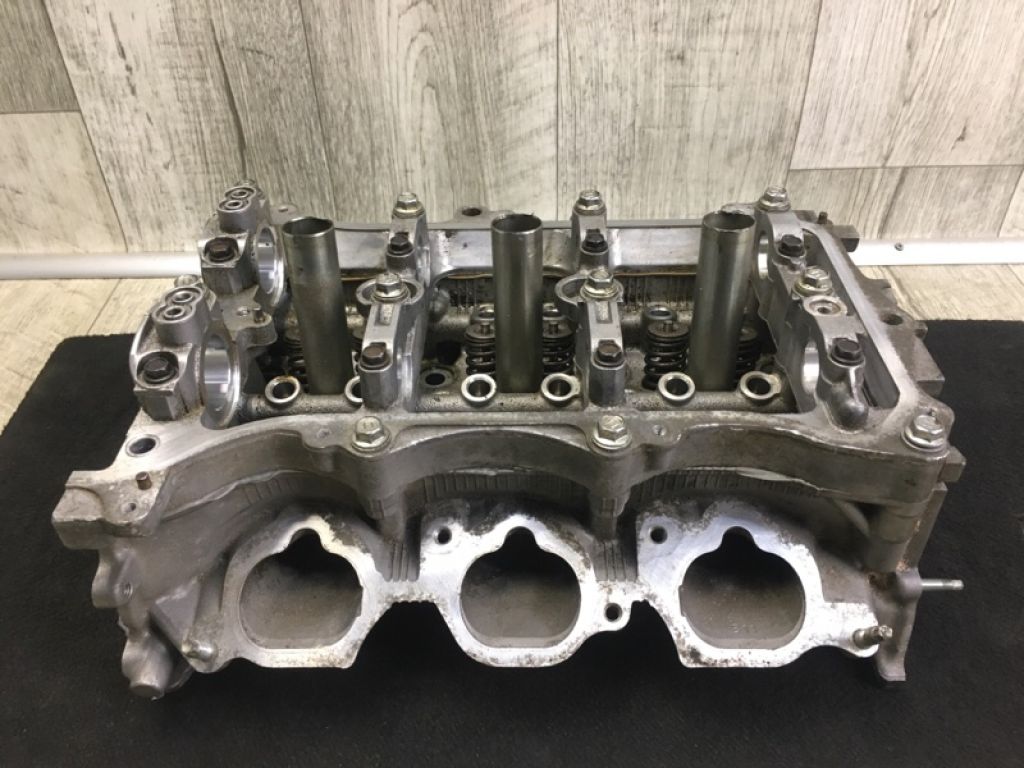 11101-09262 | Головка блоку циліндрів прав. TOYOTA VENZA 09-16