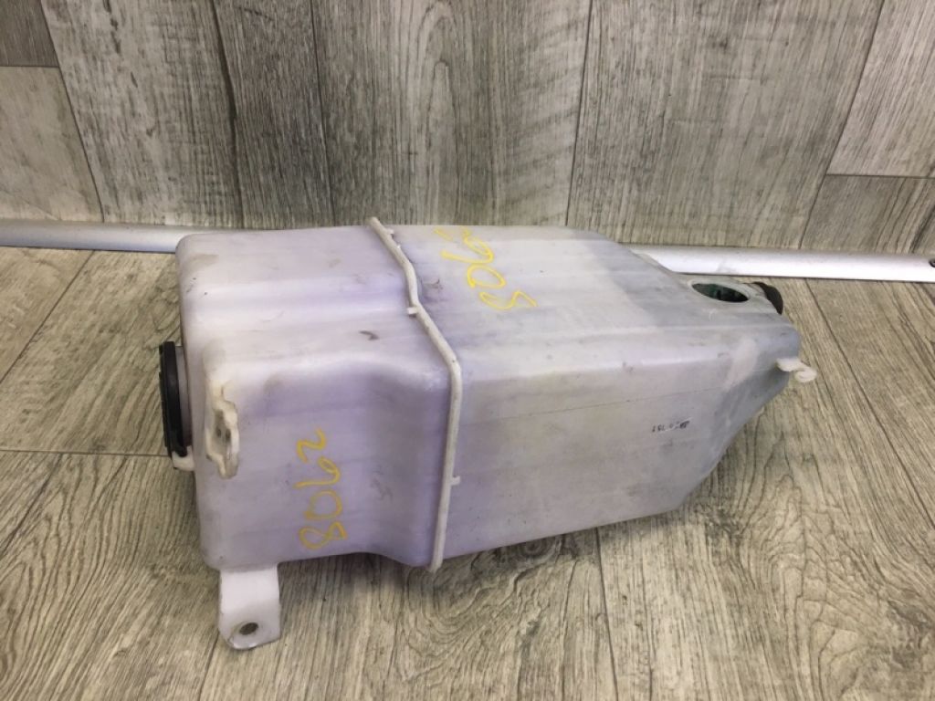 85315-04090 | Бачок омивача TOYOTA TACOMA 05-15 - Фото 2