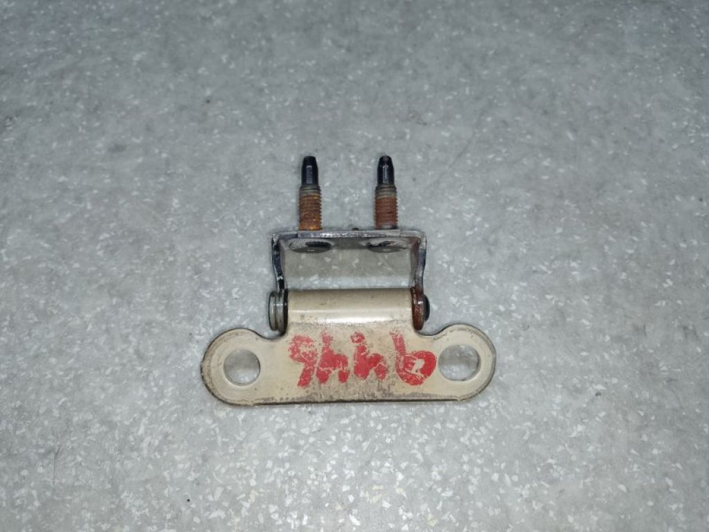 68810-47010 | Петля кришки багажника LEXUS CT200 11-17 - Фото 2