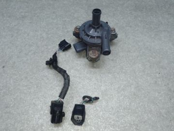 Помпа инвертора LEXUS CT200 11-17