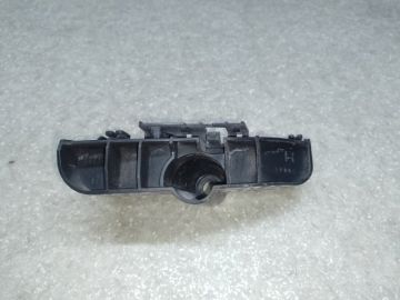 Кронштейн заднього бампера прав. LEXUS CT200 11-17