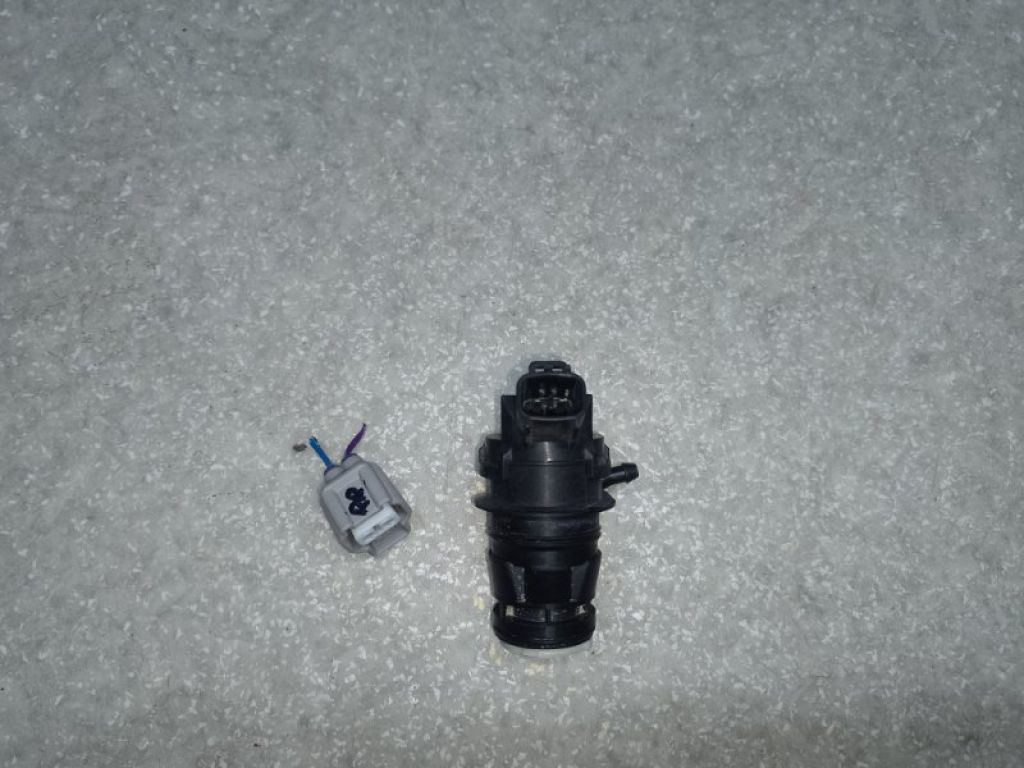 85330-60180 | Насос омивача скла задн. LEXUS CT200 11-17 - Фото 2