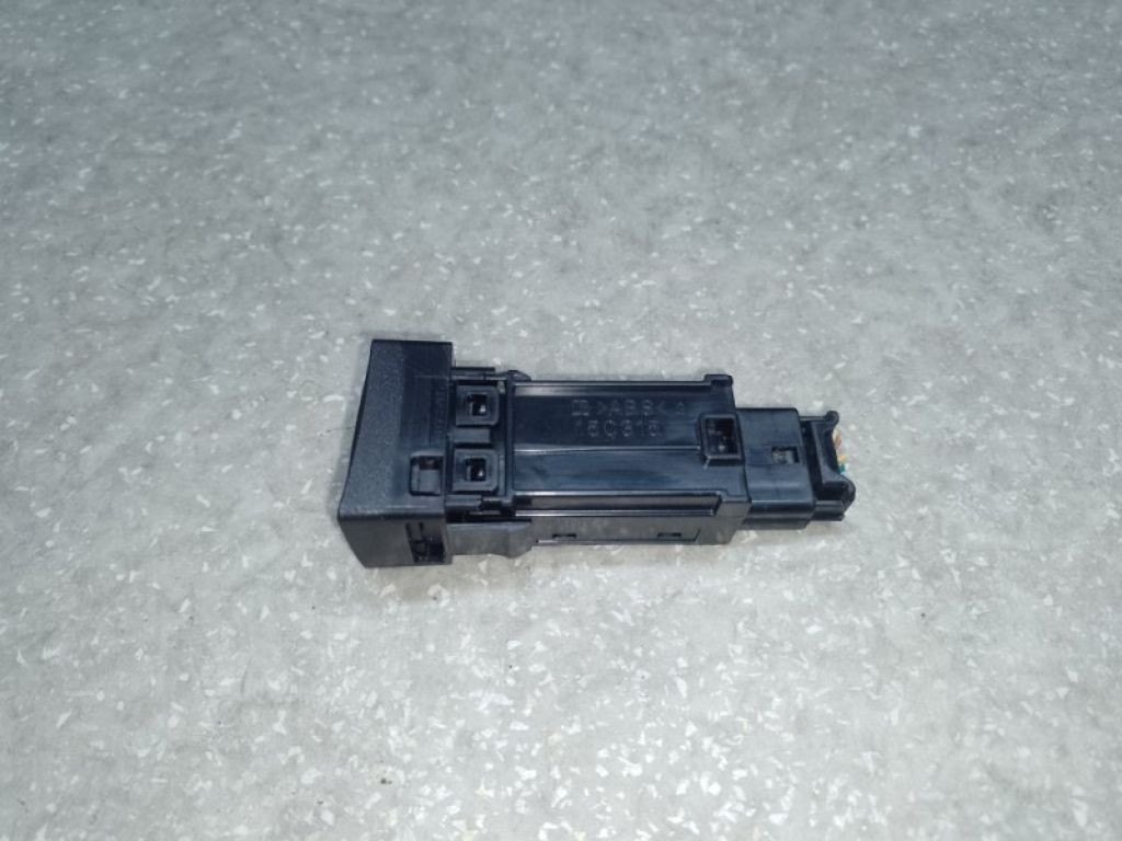 84718-76020 | Кнопка стоянкового гальма LEXUS CT200 11-17 - Фото 2