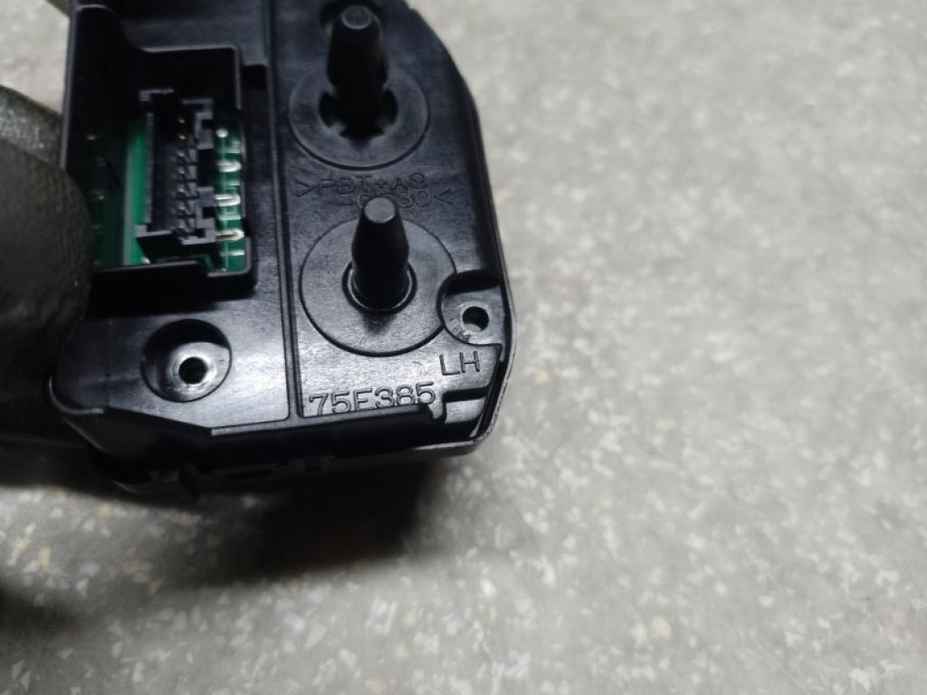 84250-76020-B3 | Кнопки руля лів. LEXUS CT200 11-17 - Фото 4