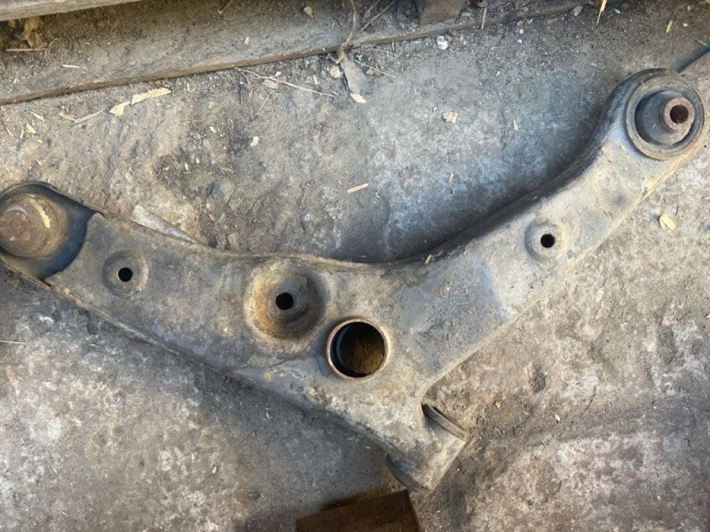 MR403419 | Важіль передньої підвіски нижній лів. MITSUBISHI LANCER IX 9 03-07 - Фото 4