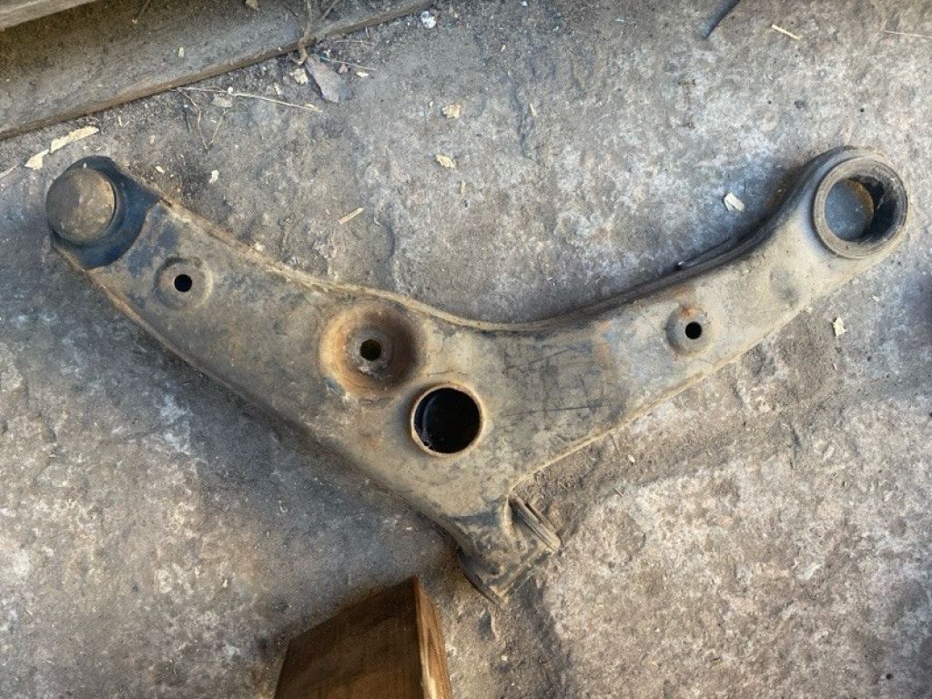 MR403419 | Рычаг передней подвески нижний лев. MITSUBISHI LANCER IX 9 03-07 - Фото 4