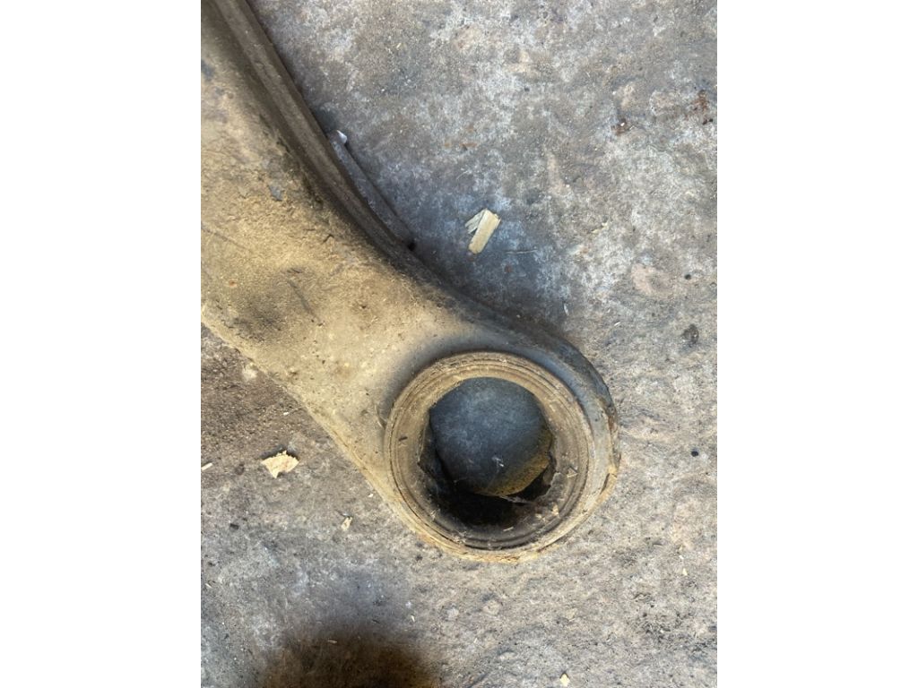 MR403419 | Рычаг передней подвески нижний лев. MITSUBISHI LANCER IX 9 03-07 - Фото 6