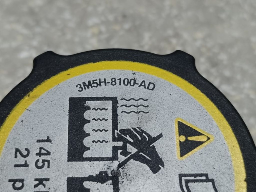 BE8Z-8100-A | Крышка расширительного бачка FORD FOCUS 10-18 - Фото 3
