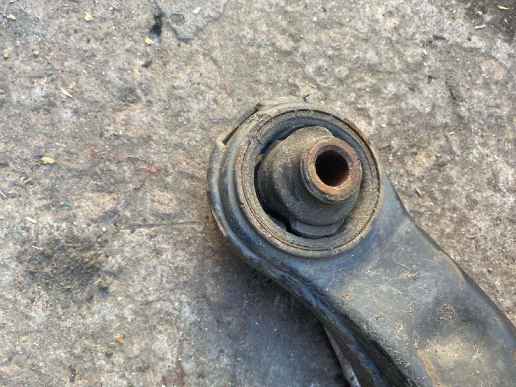 MR403419 | Рычаг передней подвески нижний лев. MITSUBISHI LANCER IX 9 03-07 - Фото 6