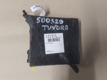 Блок запобіжників салон TOYOTA TUNDRA 07-13