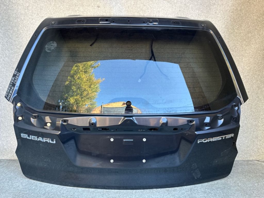 60809SG0709P | Кришка багажника SUBARU FORESTER 12-19