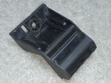 Кронштейн переднього бампера (під фарою) лів. MAZDA CX-7 06-12