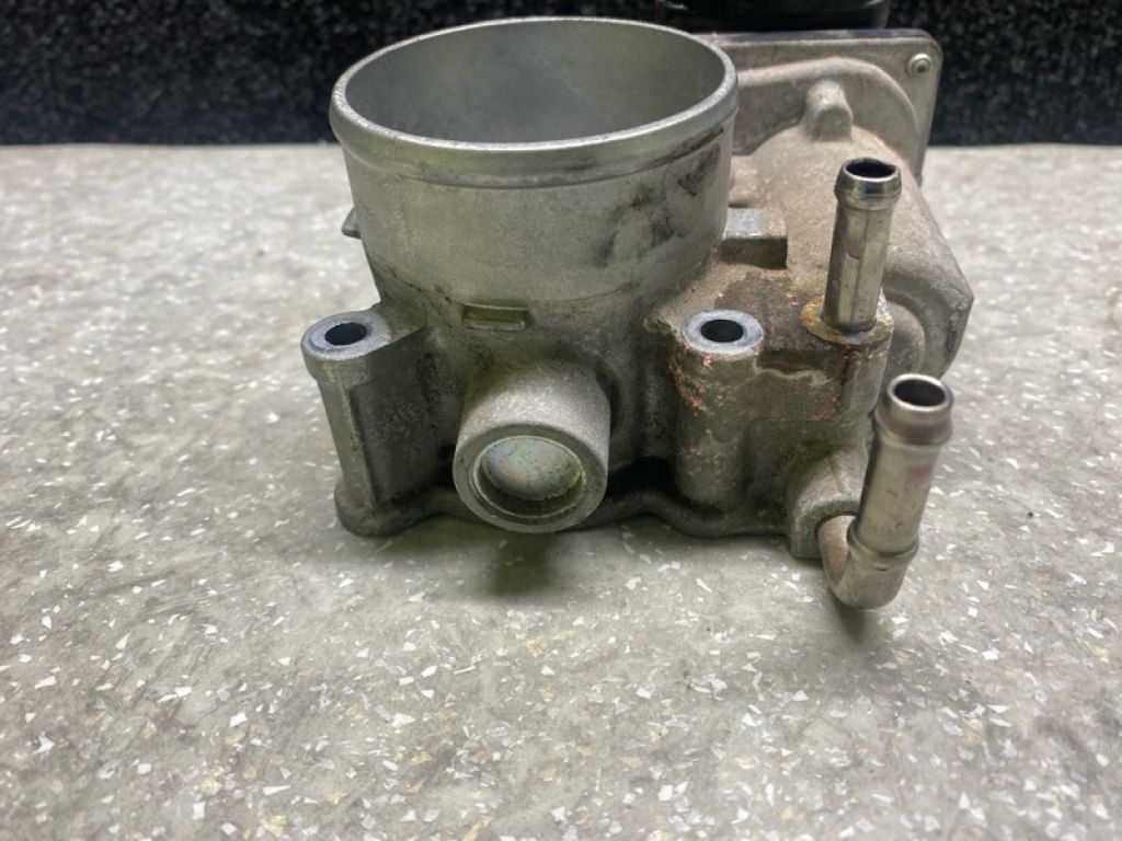 22030-0V050 | Дросельна заслінка TOYOTA CAMRY 55 14-17 - Фото 4