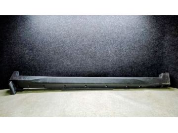 Накладка порогу зовнішня прав. NISSAN X-TRAIL/ROGUE T32 13-20