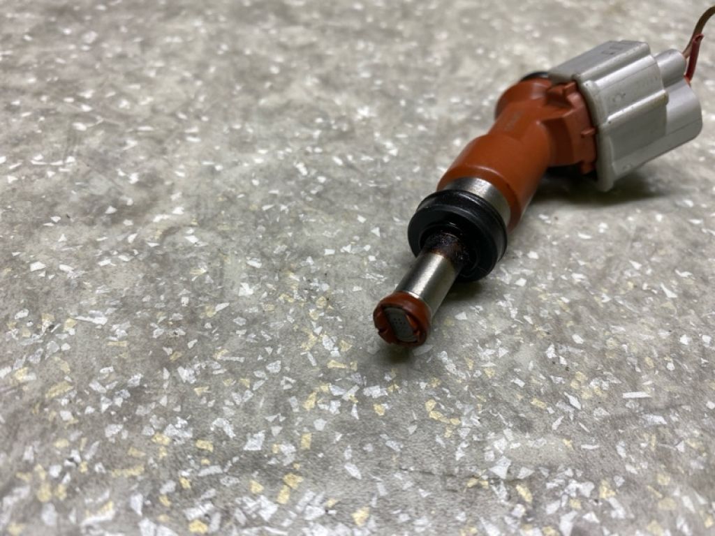 23209-0P040 | Форсунка топливная TOYOTA SIENNA 03-10 - Фото 3