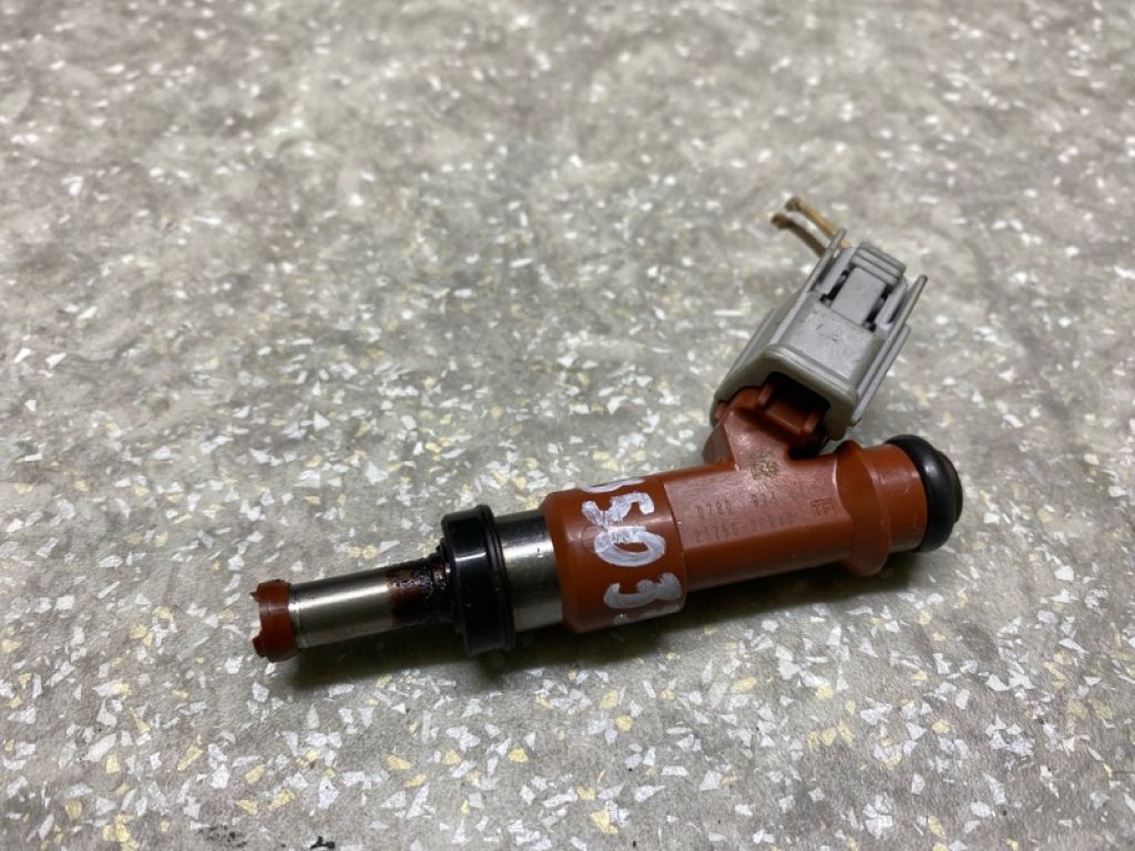 23209-0P040 | Форсунка топливная TOYOTA SIENNA 03-10 - Фото 2