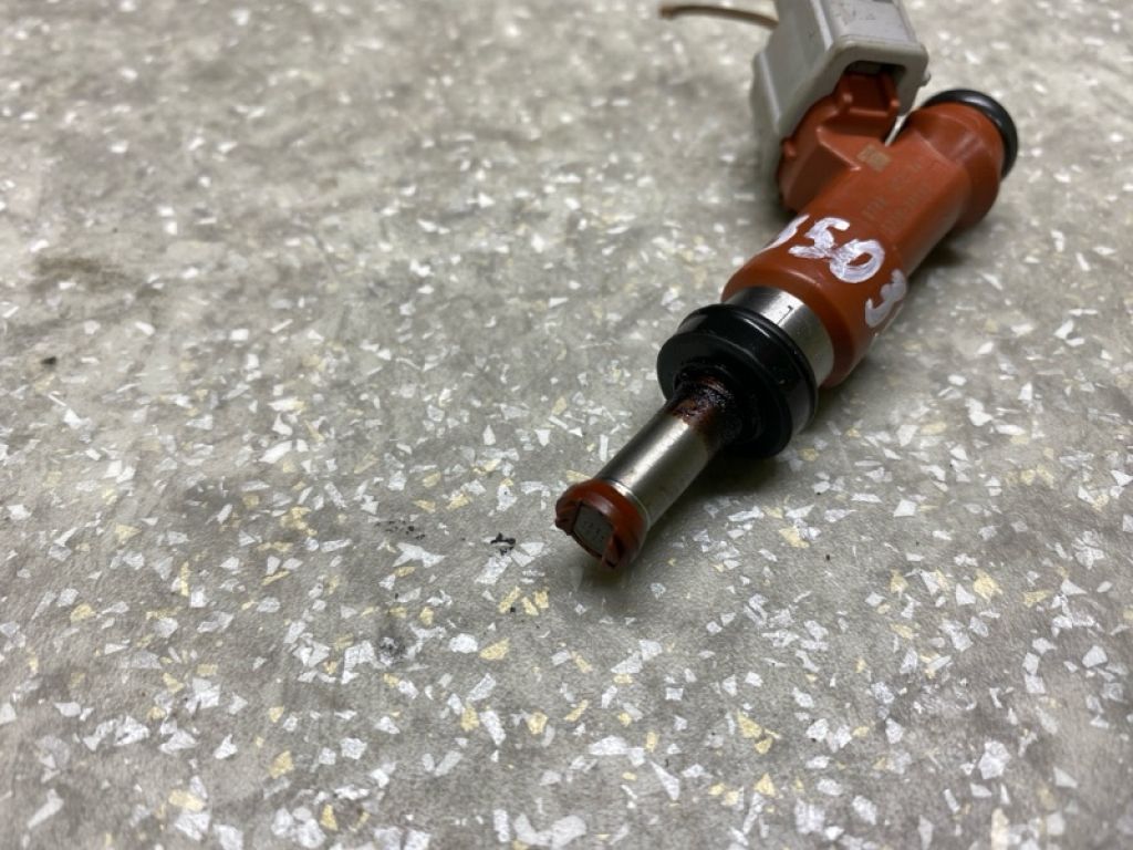 23209-0P040 | Форсунка топливная TOYOTA SIENNA 03-10 - Фото 3