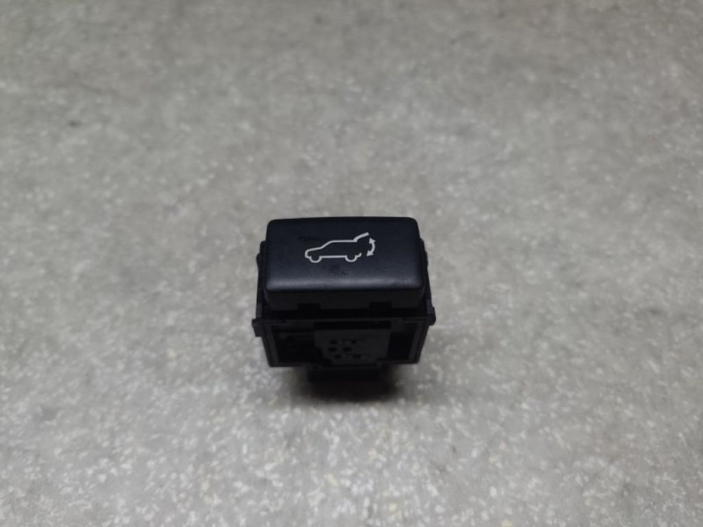 83385SG000 | Кнопка закрывания крышки багажника SUBARU FORESTER 12-19