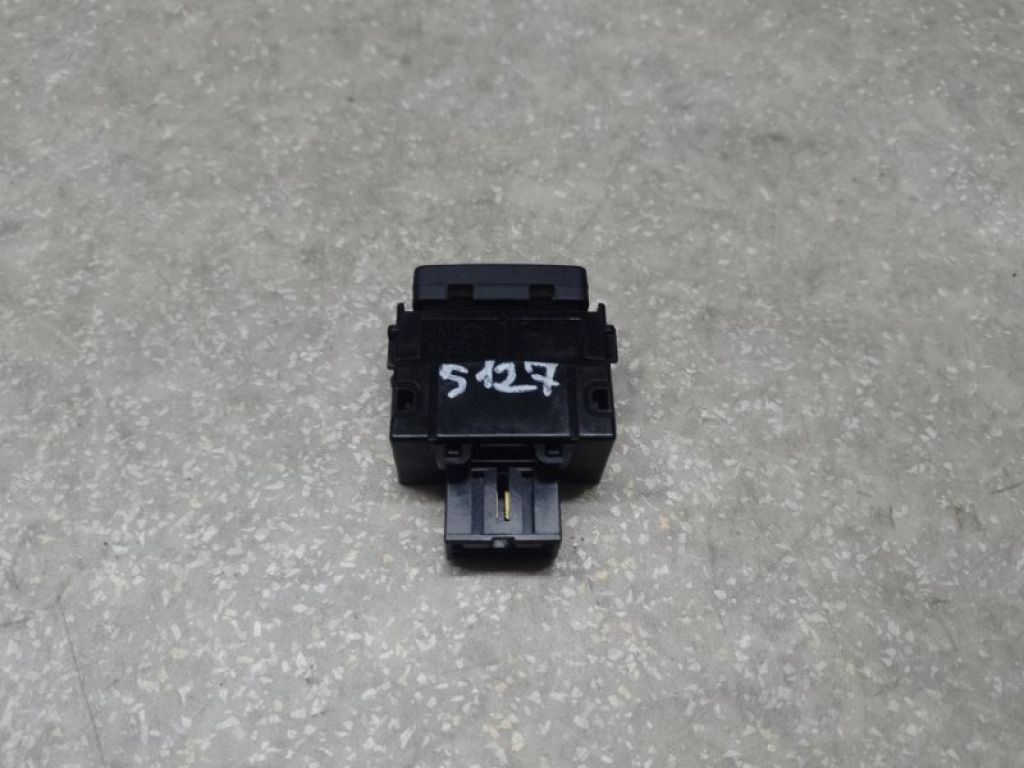83385SG000 | Кнопка закрывания крышки багажника SUBARU FORESTER 12-19 - Фото 2