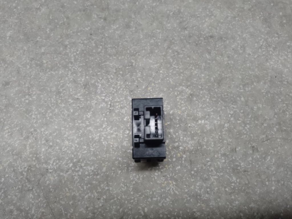 83385SG000 | Кнопка закрывания крышки багажника SUBARU FORESTER 12-19 - Фото 3