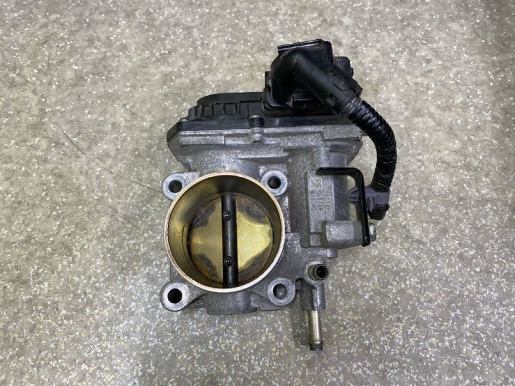 16400-5BA-A01 | Дросельна заслінка HONDA CIVIC FC/FK 15-