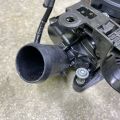 PYFD-15-16ZA | Корпус термостату MAZDA CX-30 19- - Прев'ю 5