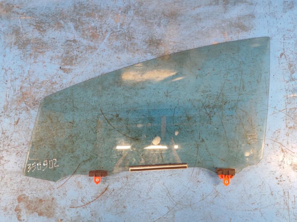 68102-47110 | Стекло двери передн. лев. TOYOTA PRIUS PLUS 11-14