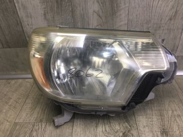 Фара прав. TOYOTA TACOMA 05-15