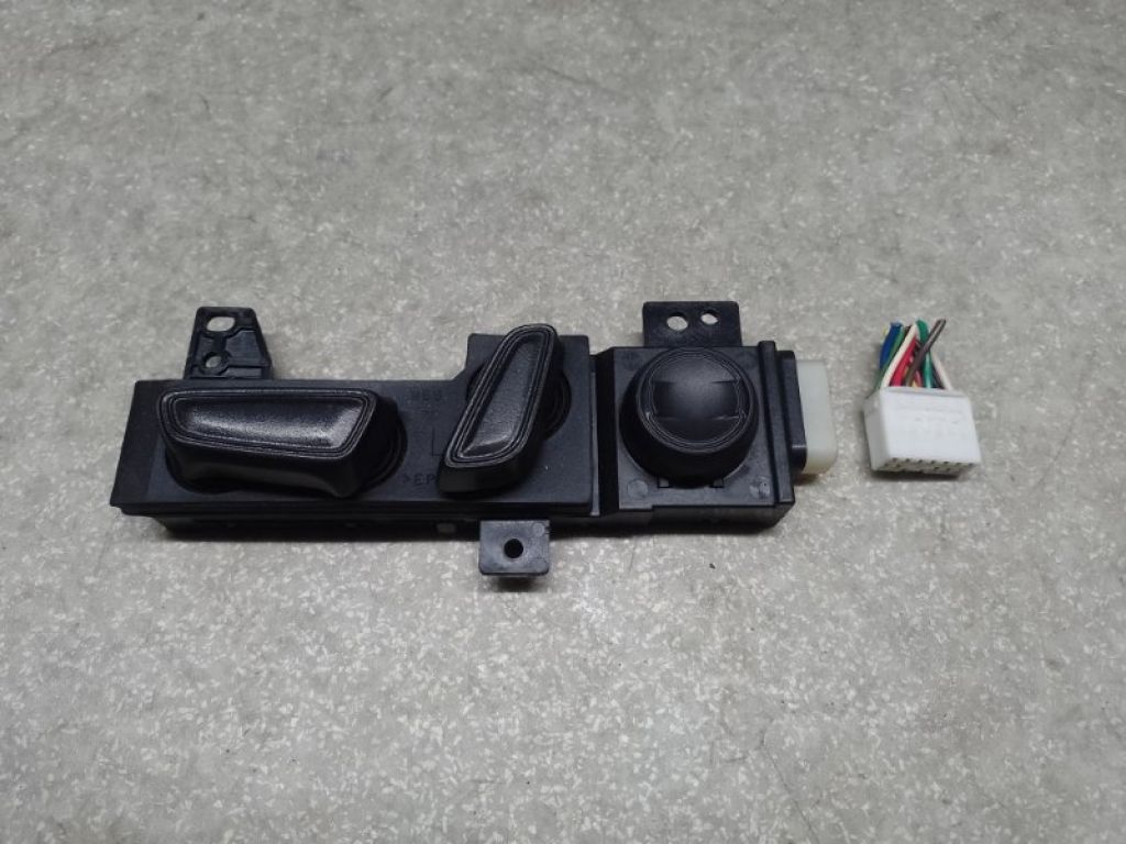 84922-06180-C0 | Кнопка регулировки сиденья передн. лев. TOYOTA CAMRY 70 17-
