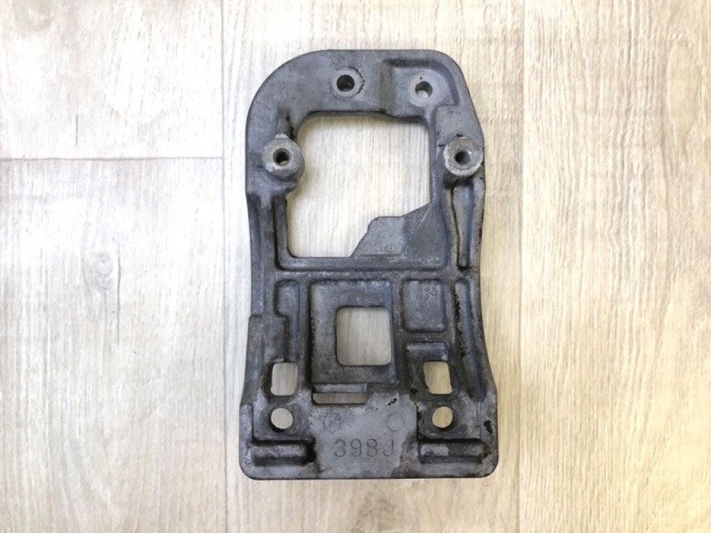 88431-33041 | Кронштейн компрессора кондиционера TOYOTA CAMRY 30 02-06