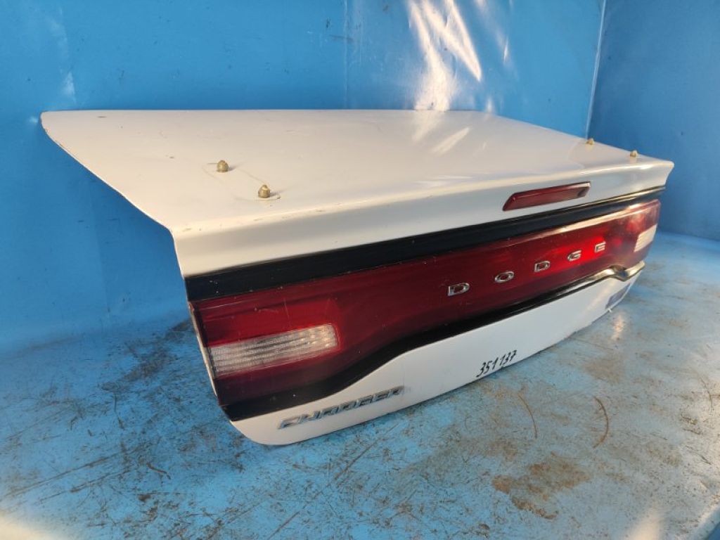 68089362AA | Крышка багажника DODGE CHARGER 11-15 - Фото 3