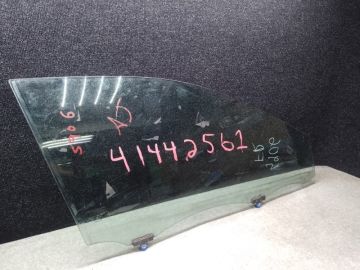 Стекло двери передн. прав. TOYOTA CAMRY 55 14-17