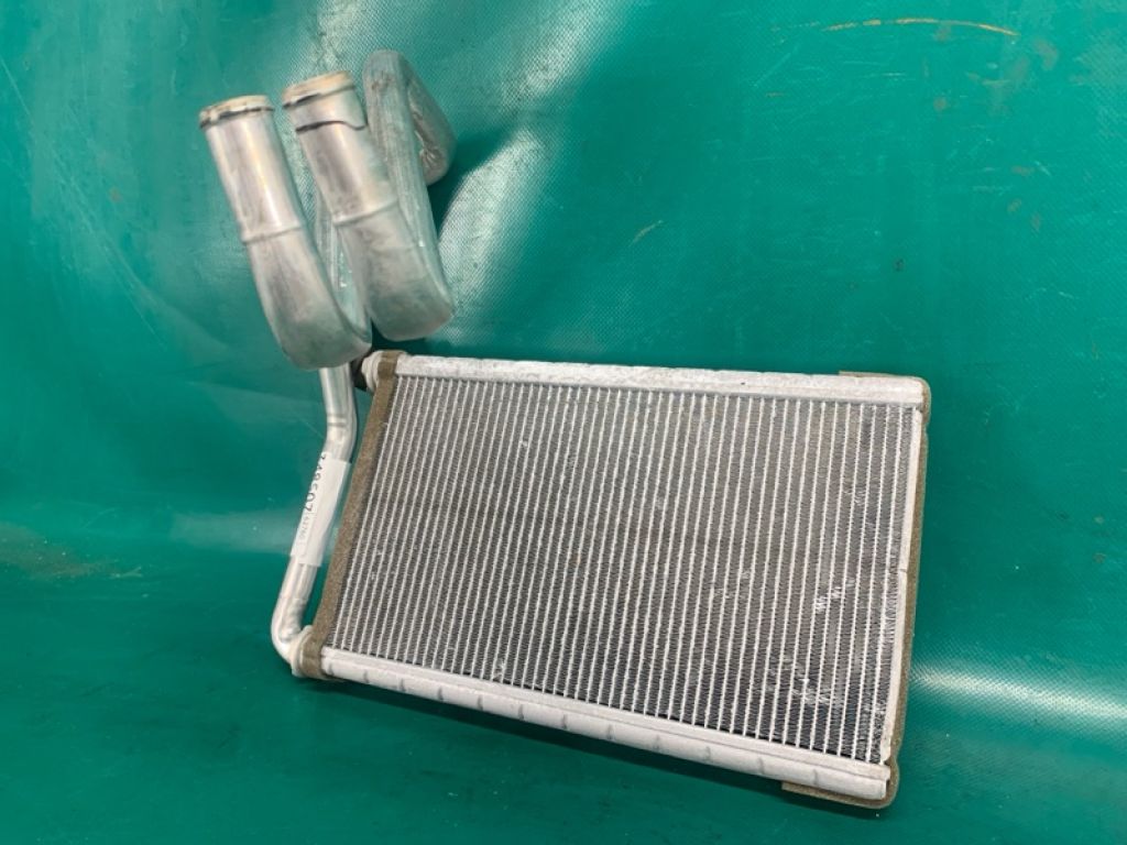 DG9Z-18476-A | Радіатор пічки LINCOLN MKX 16-18 - Фото 2