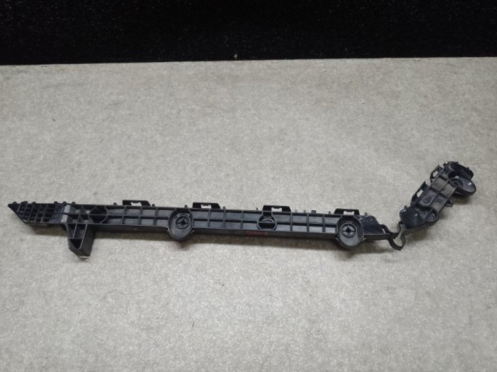52576-06140 | Кронштейн заднего бампера лев. TOYOTA CAMRY 55 14-17