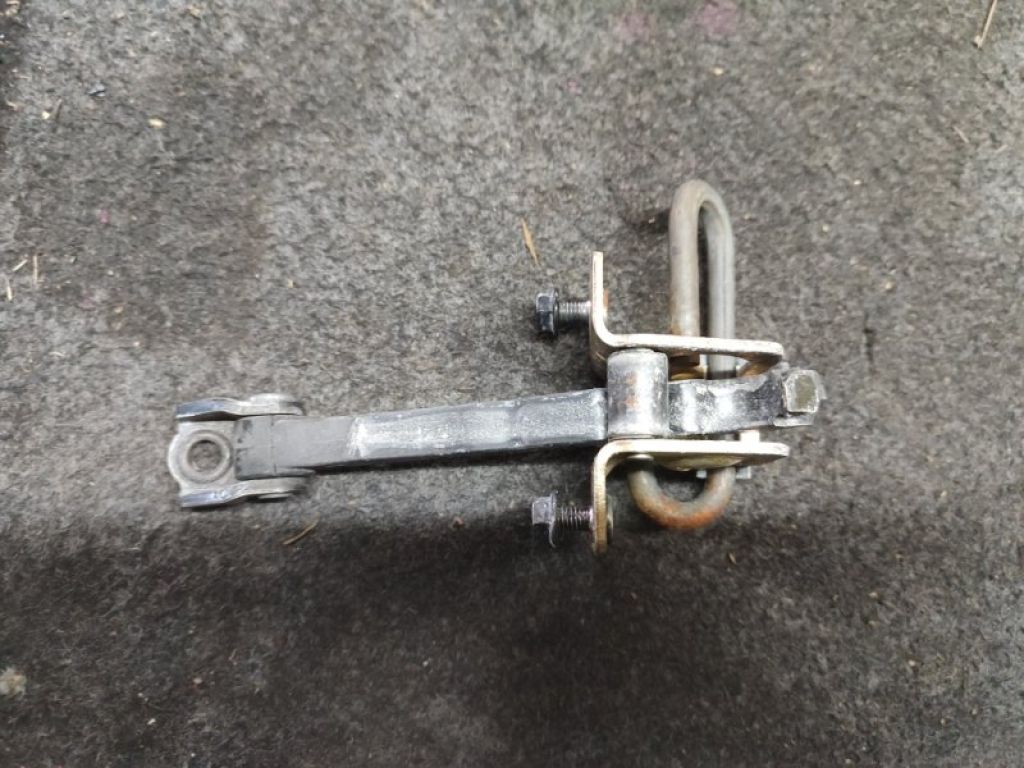 31278216 | Обмежувач дверей передн. прав. VOLVO XC70 00–07 - Фото 2