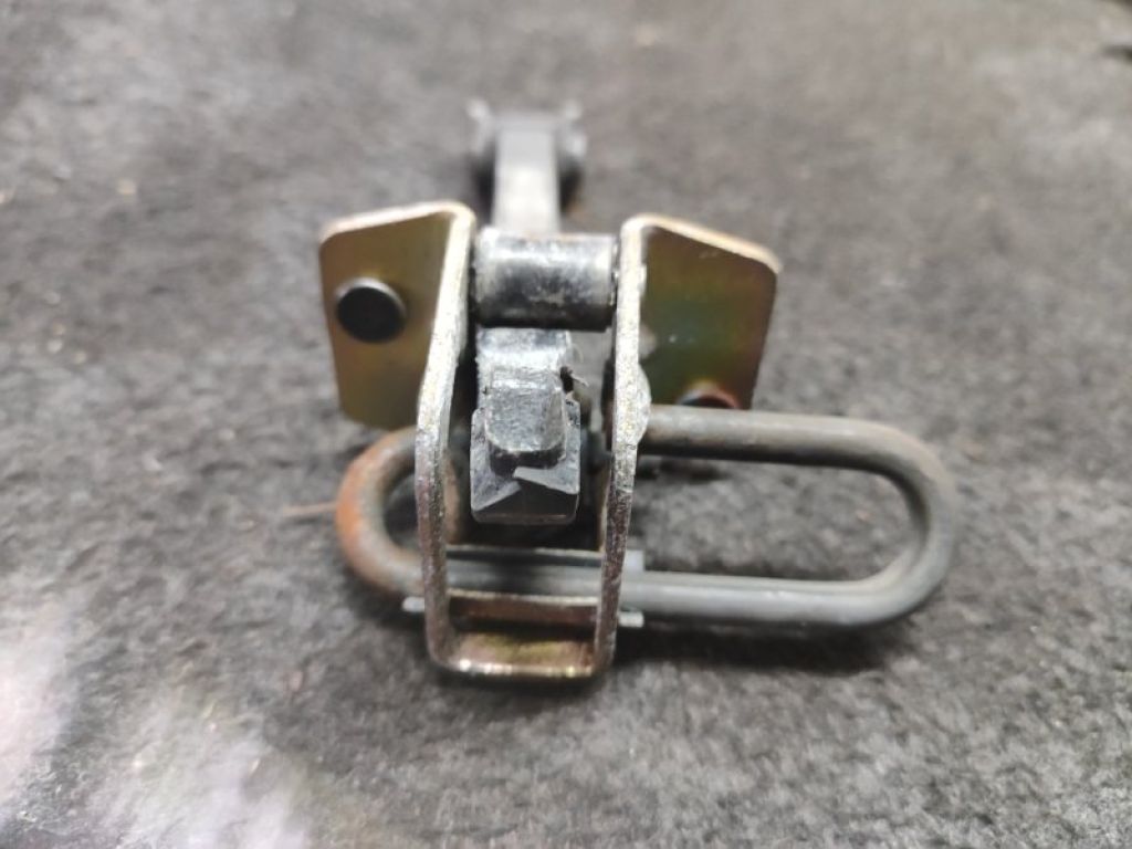 31278216 | Обмежувач дверей передн. прав. VOLVO XC70 00–07 - Фото 3