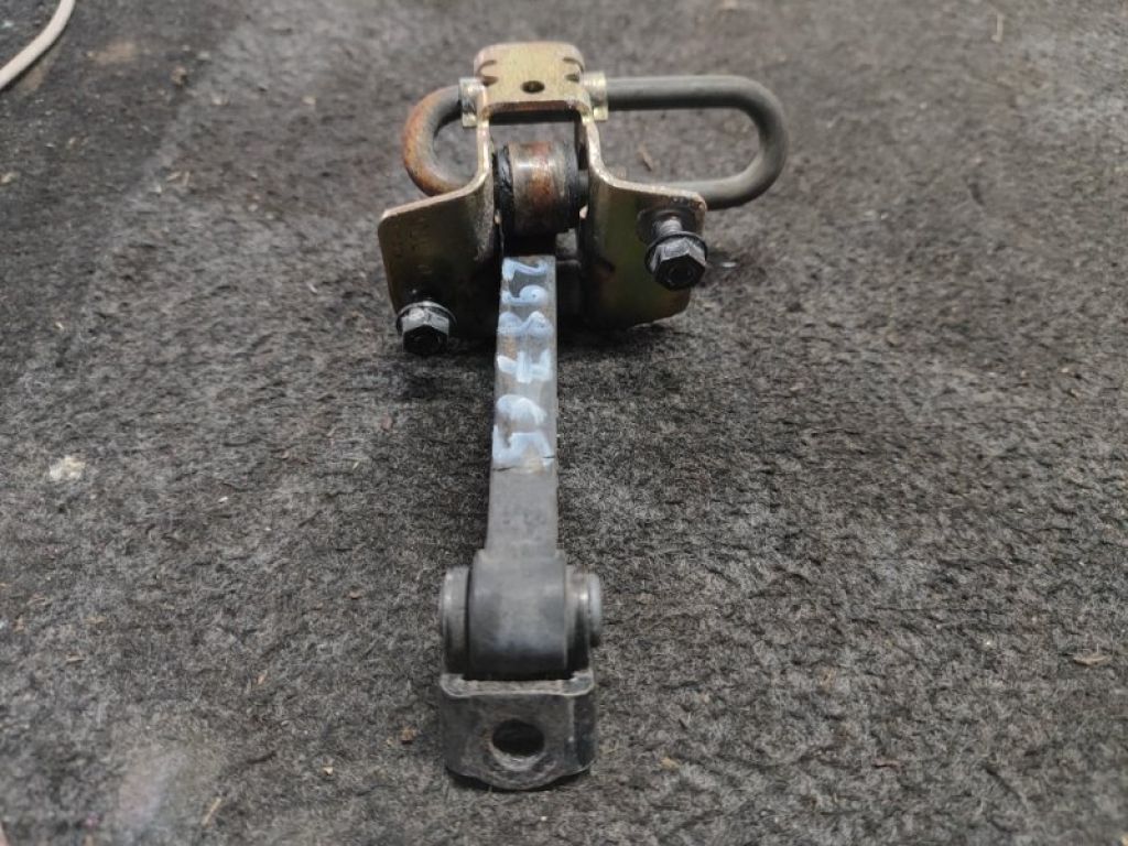 31278216 | Обмежувач дверей передн. прав. VOLVO XC70 00–07 - Фото 4