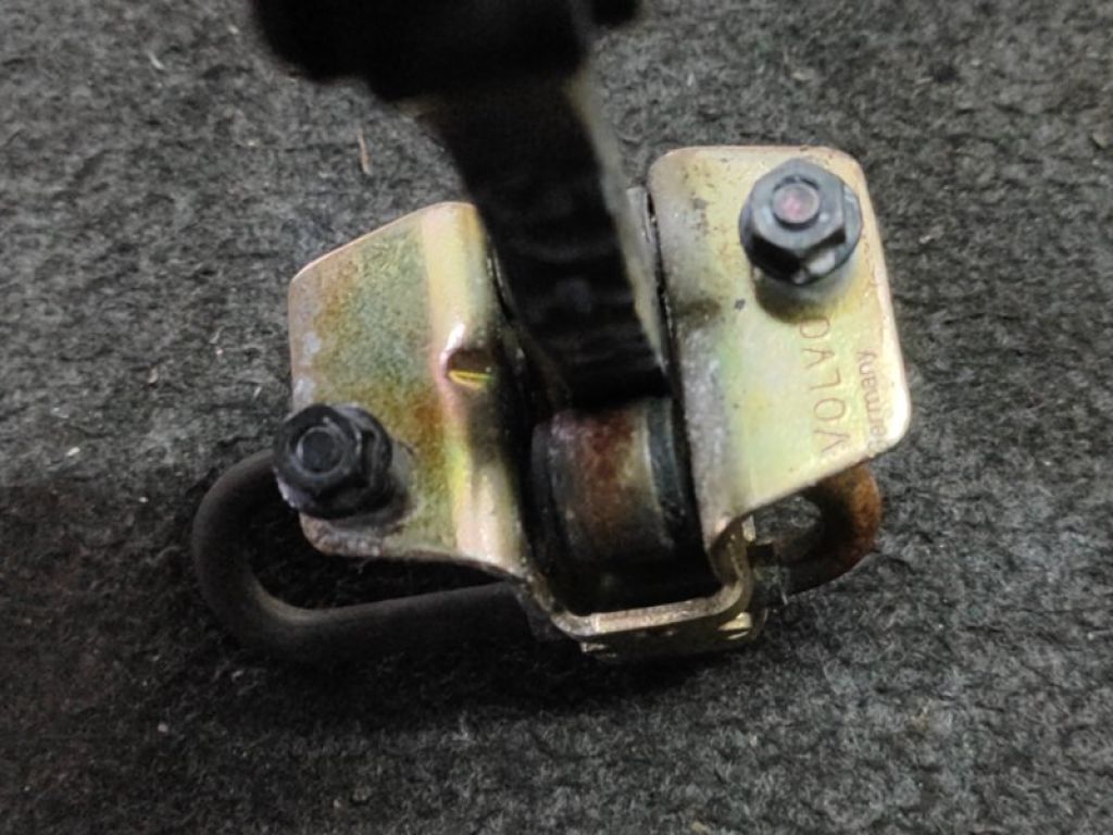 31278216 | Обмежувач дверей передн. прав. VOLVO XC70 00–07 - Фото 5